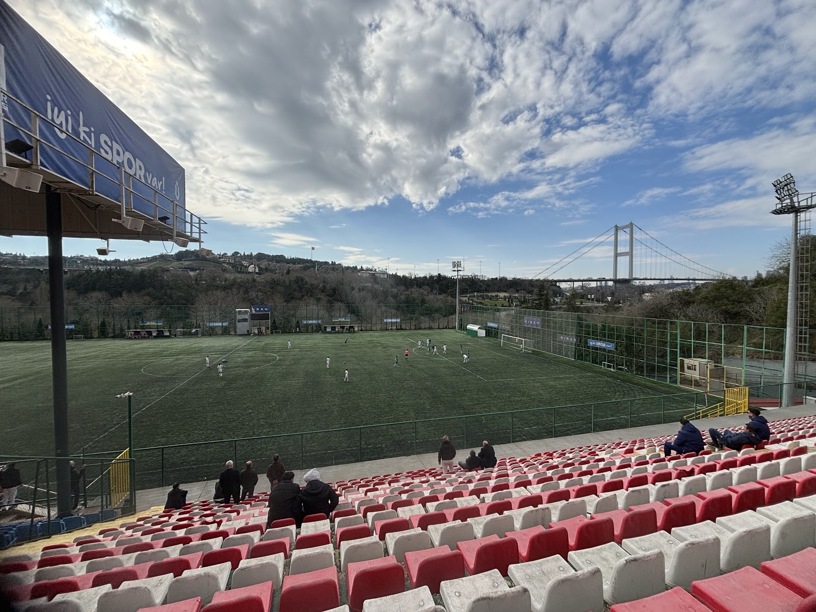 Beylerbeyi 75. Yıl Stadı - Üsküdar Spor Tesisi - Görsel 1
