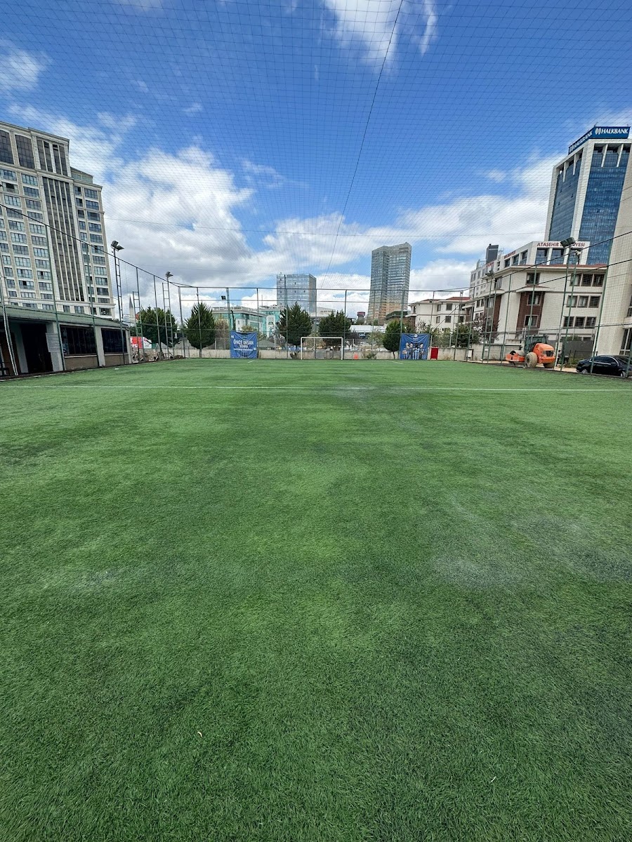 Futbol Merkezi Halı Saha - Ataşehir Spor Tesisi - Görsel 2