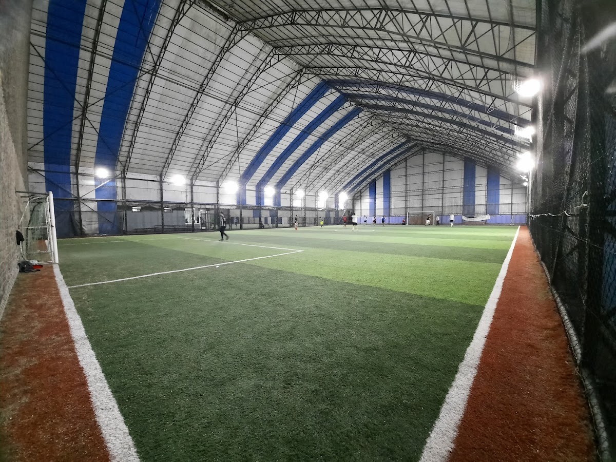 Gül Halı Saha - Küçükçekmece Futbol Tesisi