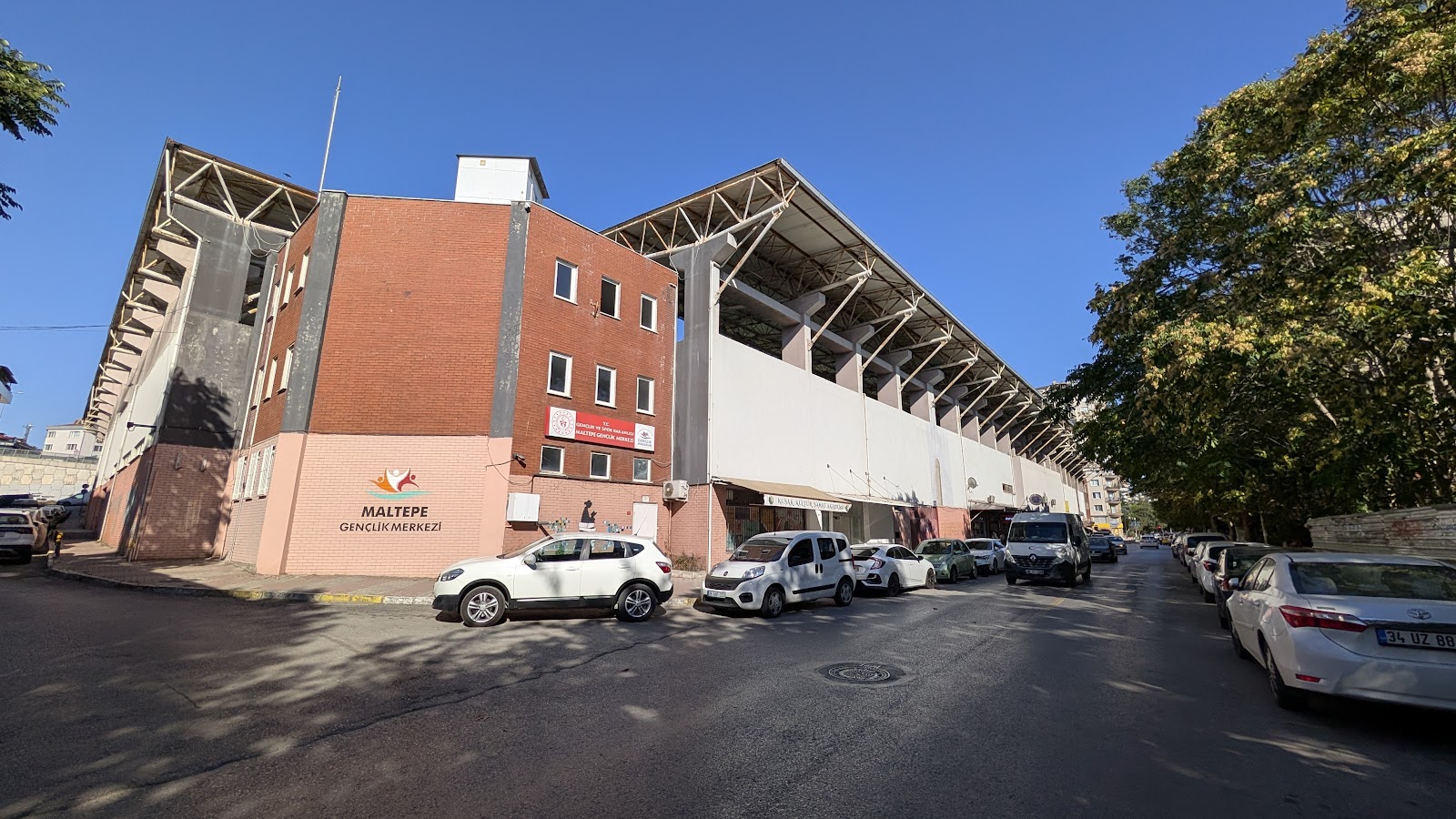 Hasan Polat Stadyumu - Maltepe Spor Tesisi - Görsel 2