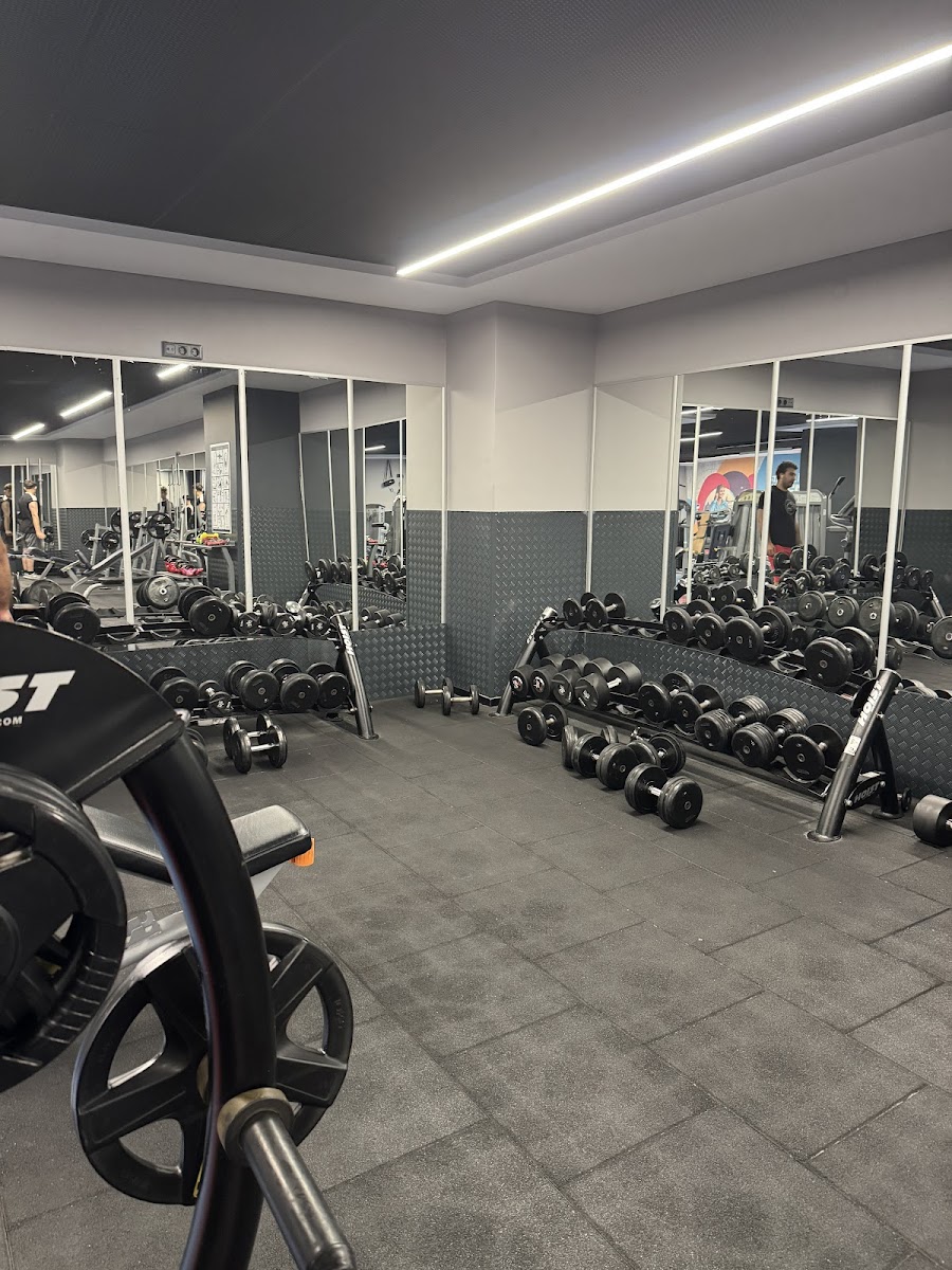 İBB Güngören Spor Merkezi - Güngören Spor Tesisi - Görsel 4