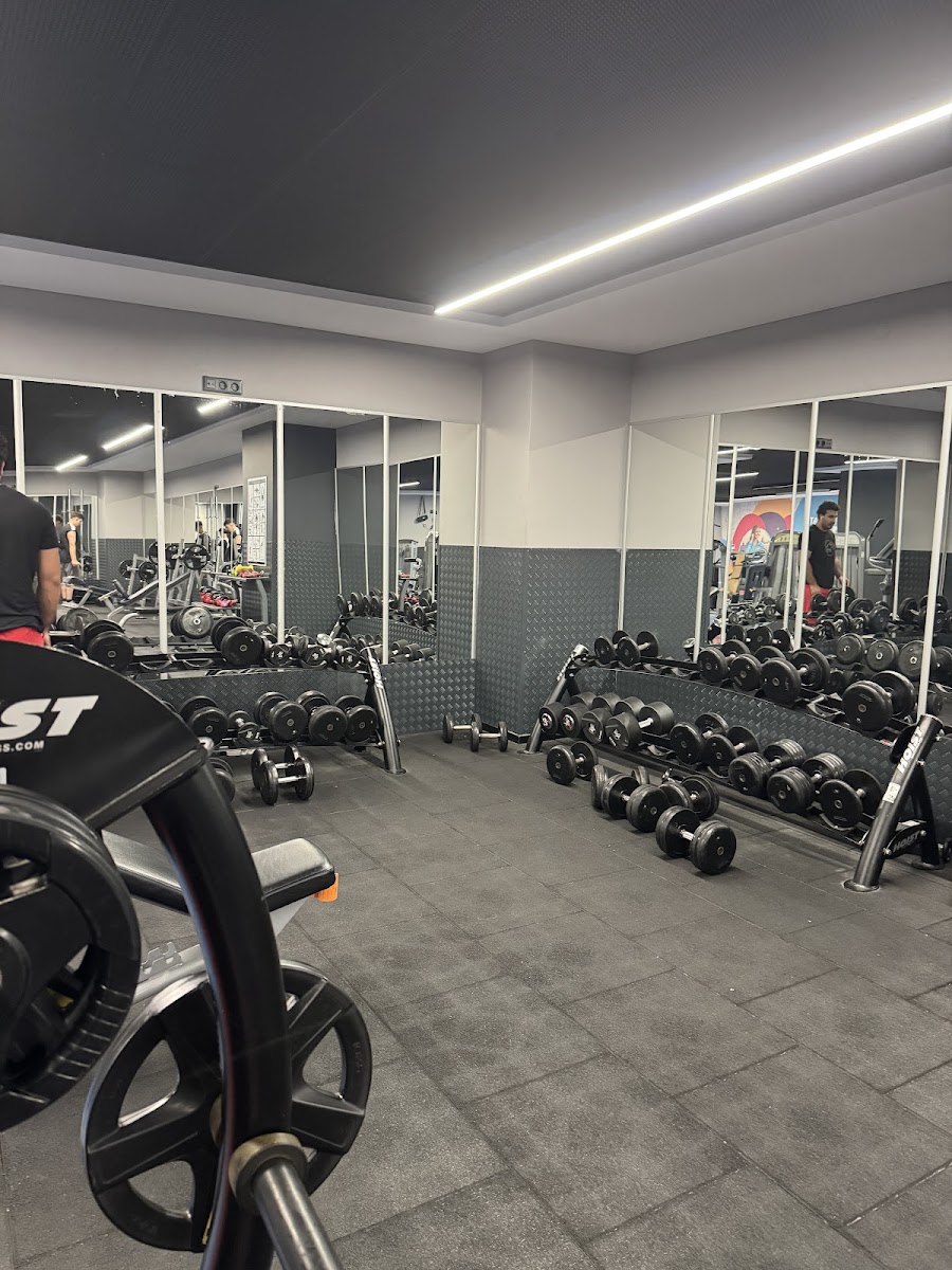 İBB Güngören Spor Merkezi - Güngören Spor Tesisi - Görsel 6