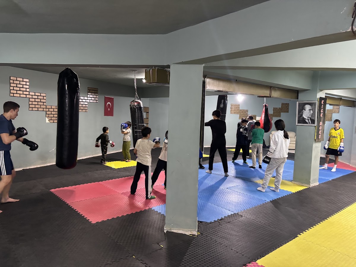 King's Gym Pınar Mah - Esenyurt Spor Tesisi - Görsel 2