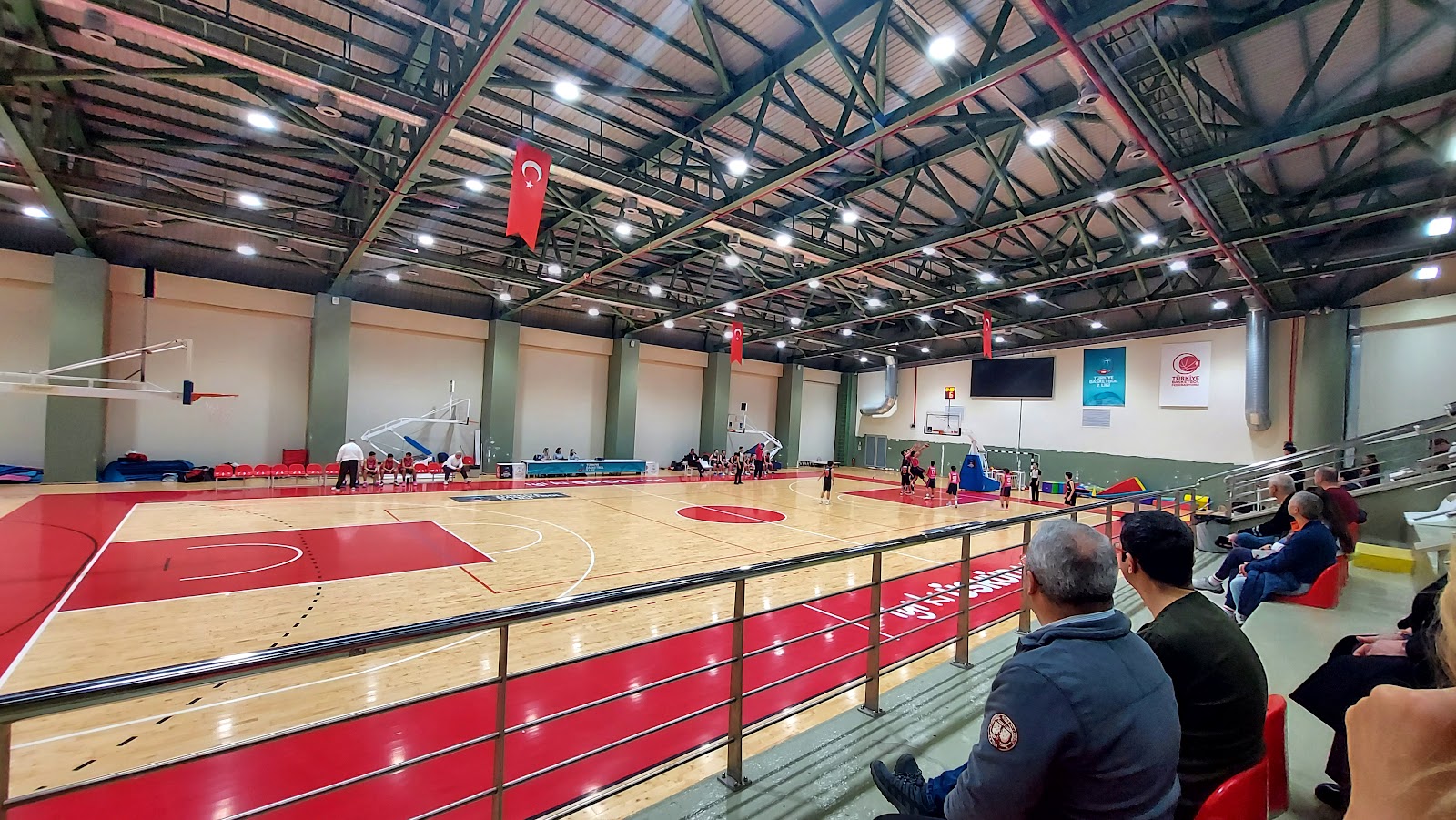 Muhsin Yazıcıoğlu Kapalı Spor Salonu - Üsküdar Spor Tesisi - Görsel 4