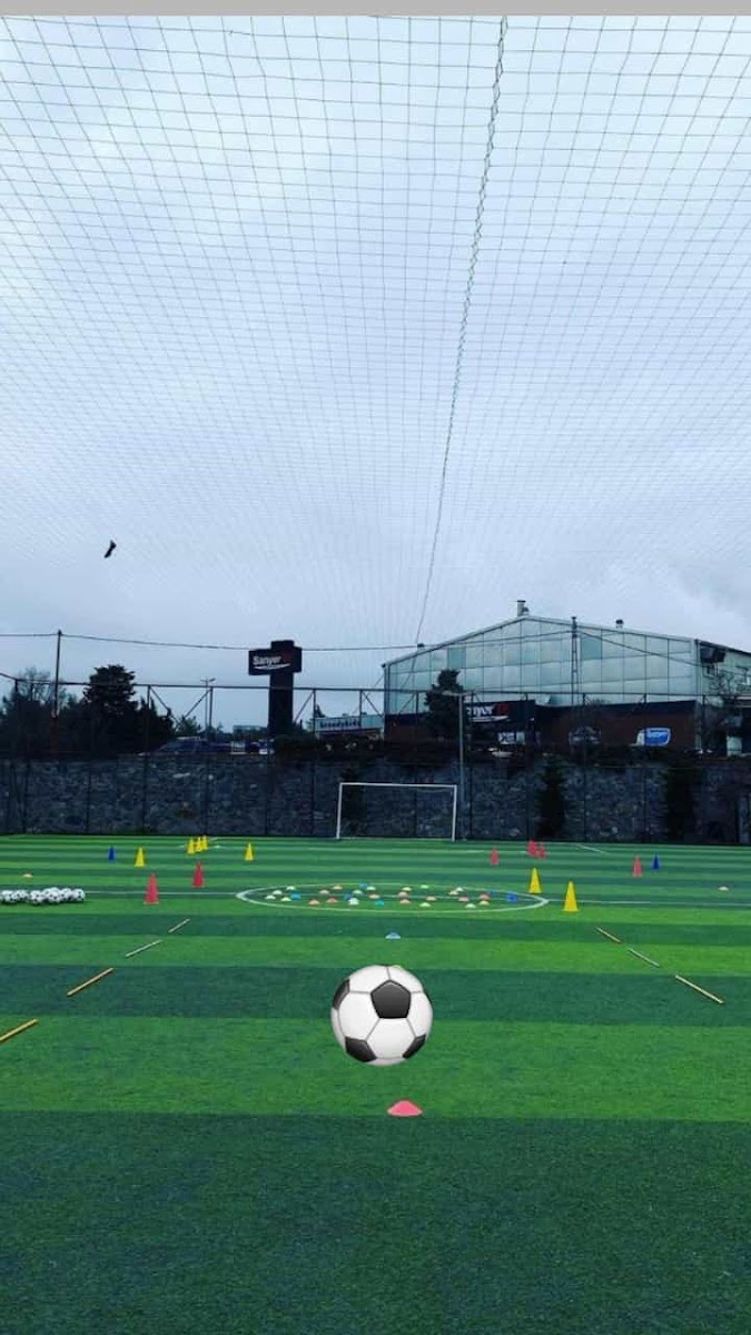 Sarıyer Belediyesi Şehit Topçu Ütğm. Uğur Taşçı Spor Tesisleri - Sarıyer Spor Tesisi - Görsel 2