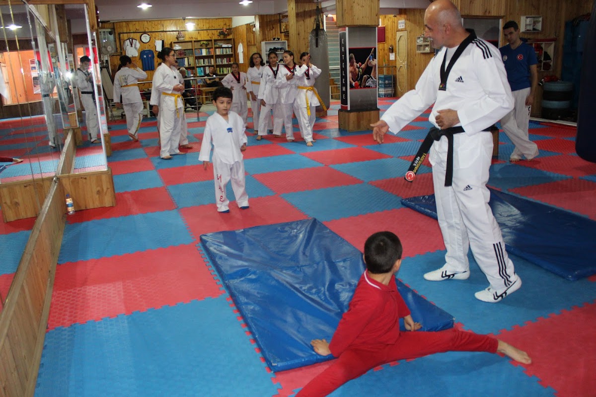 Savaş Spor Kulübü - Kartal Spor Tesisi - Görsel 2