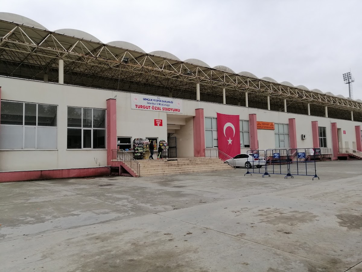 Turgut Özal Stadyumu Saadetdere - Esenyurt Futbol Tesisi