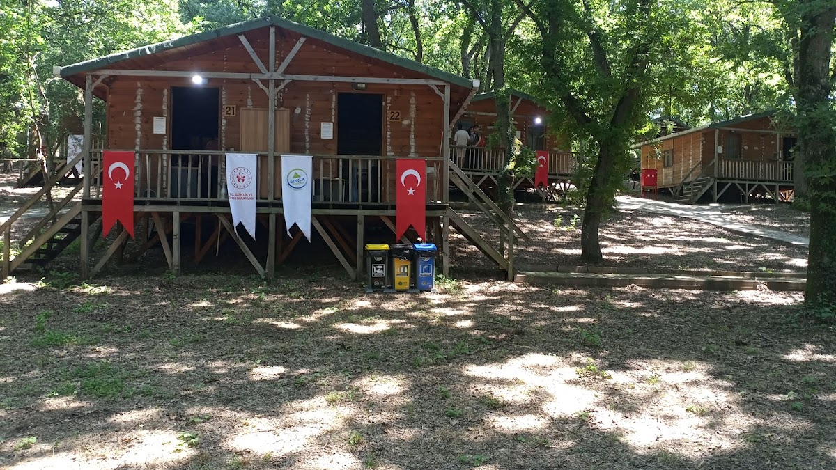 Tuzla Belediyesi Ömer Halisdemir Gençlik Kampı - Tuzla Spor Tesisi - Görsel 1