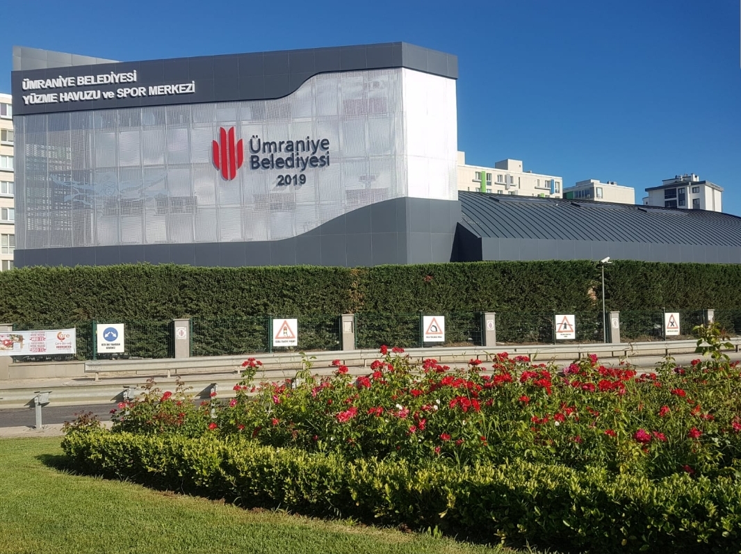 Ümraniye Belediyesi Necip Fazıl Yüzme Havuzu ve Spor Merkezi - Ümraniye Spor Tesisi - Görsel 6